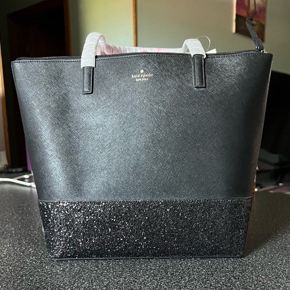 kate spade Handbags - Kate Spade Tote